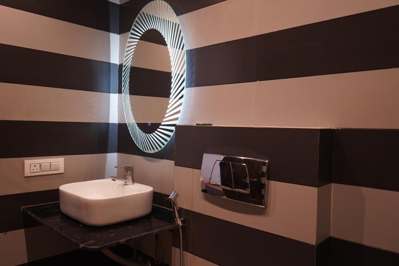 Hotel O Delhi, Near Karol Bagh Main Market And Metro Station New Delhi Eksteriør bilde