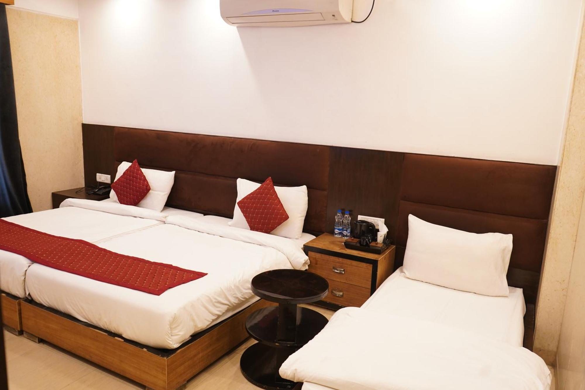 Hotel O Delhi, Near Karol Bagh Main Market And Metro Station New Delhi Eksteriør bilde