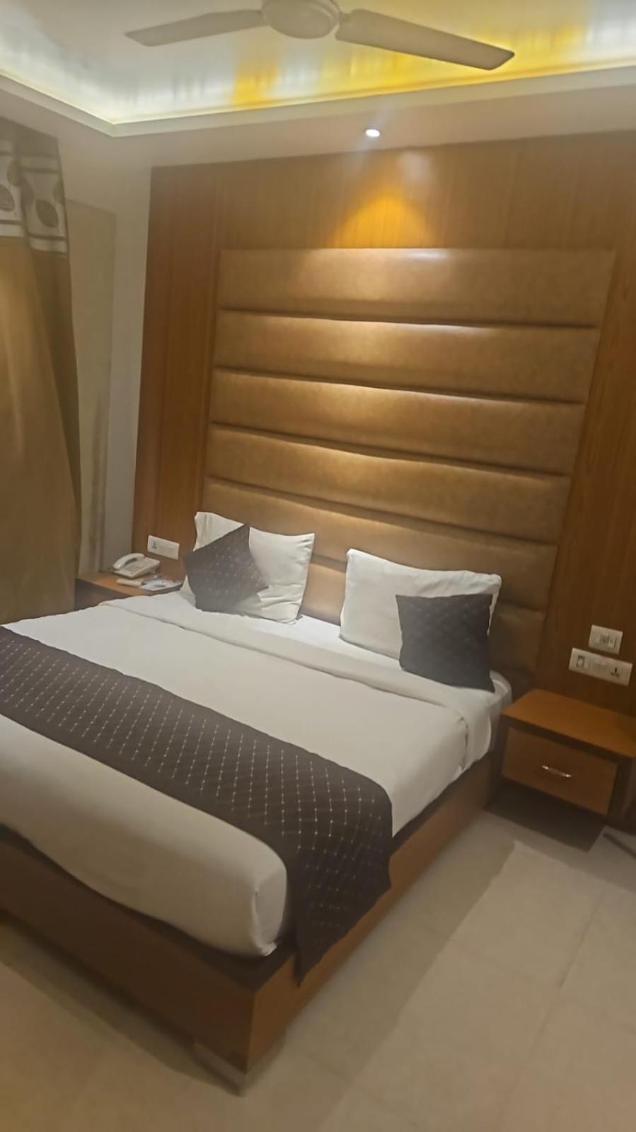 Hotel O Delhi, Near Karol Bagh Main Market And Metro Station New Delhi Eksteriør bilde